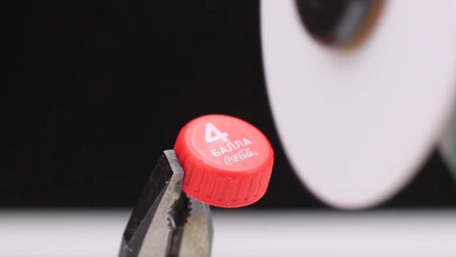 go to WHAT CAN YOU CUT WITH PAPER?